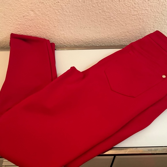 NWT Chicos red “So Slimming slim ankle skinny pants - Picture 6 of 13